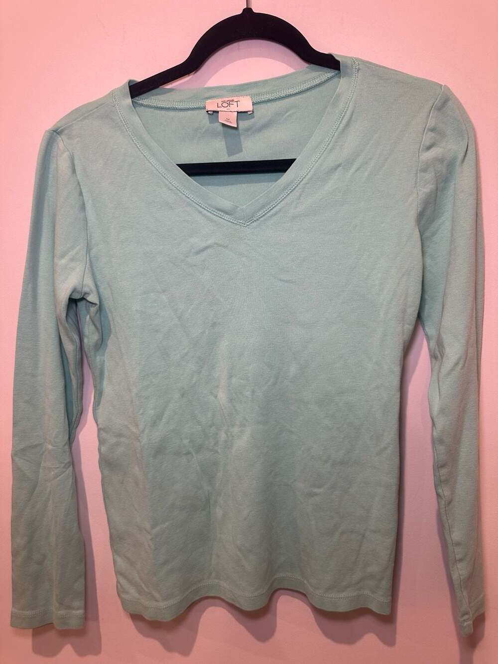 100% Cotton Ann Taylor Loft Mint Green V-Neck Long Sleeve Cotton T-Shirt Size M